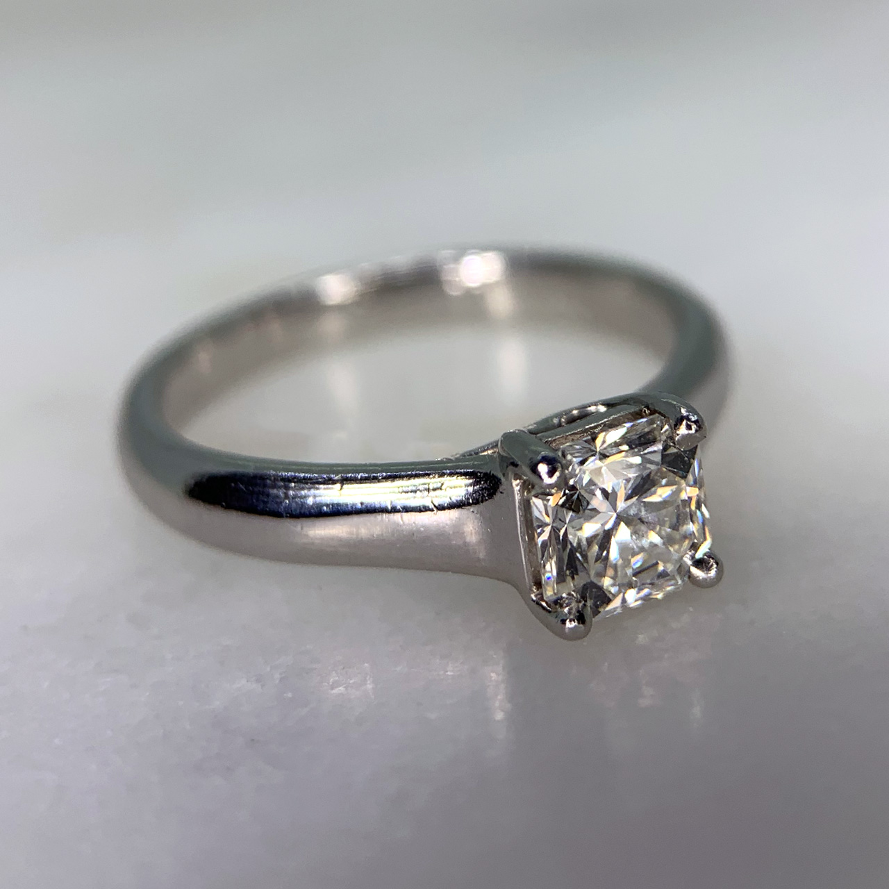 Tiffany & Co. Diamond Platinum Ring - Chique to Antique Jewellery